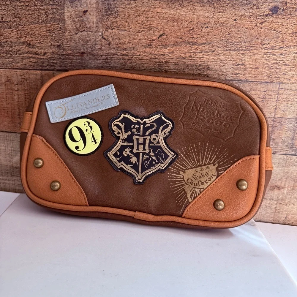Official Harry Potter Hogwarts Cosmetic Case
